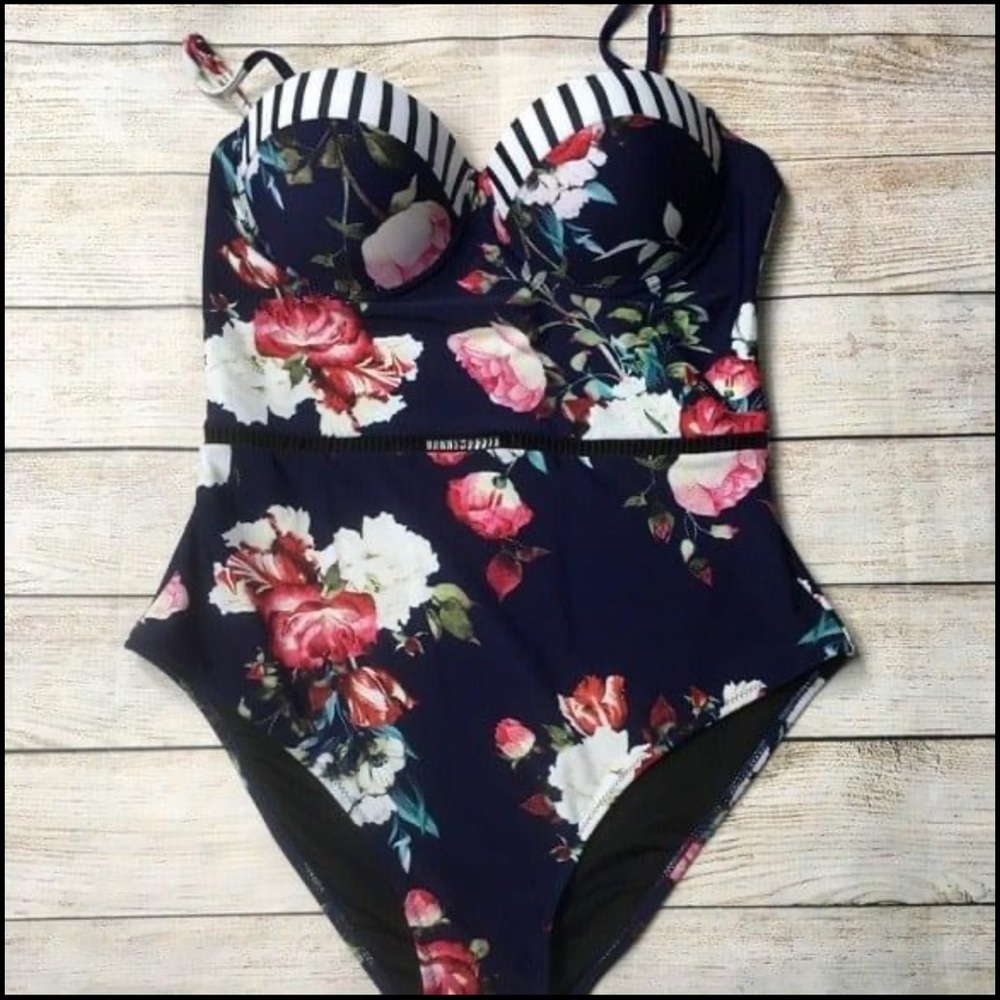 Cupshe One Piece Swim Medium
